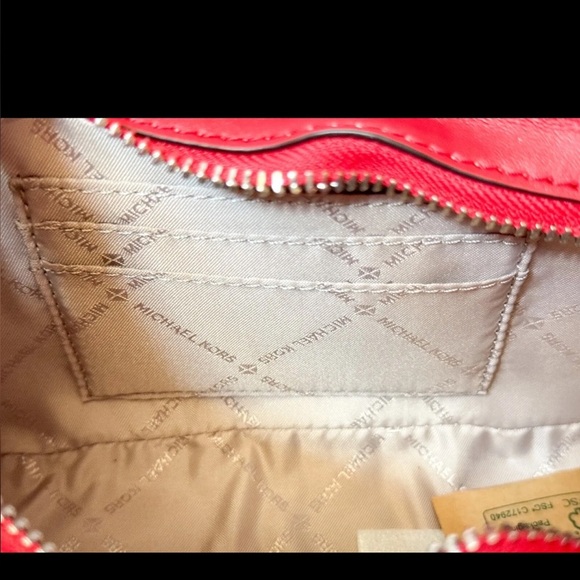 MICHAEL KORS CARMEN SMALL POUCHETTE SHOULDER CHAIN BAG BRIGHT RED - Picture 8 of 9